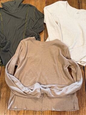 Neutral Ribbed / Textured Long Sleeve Top Bundle (3 pcs) S/M Capsule Basics